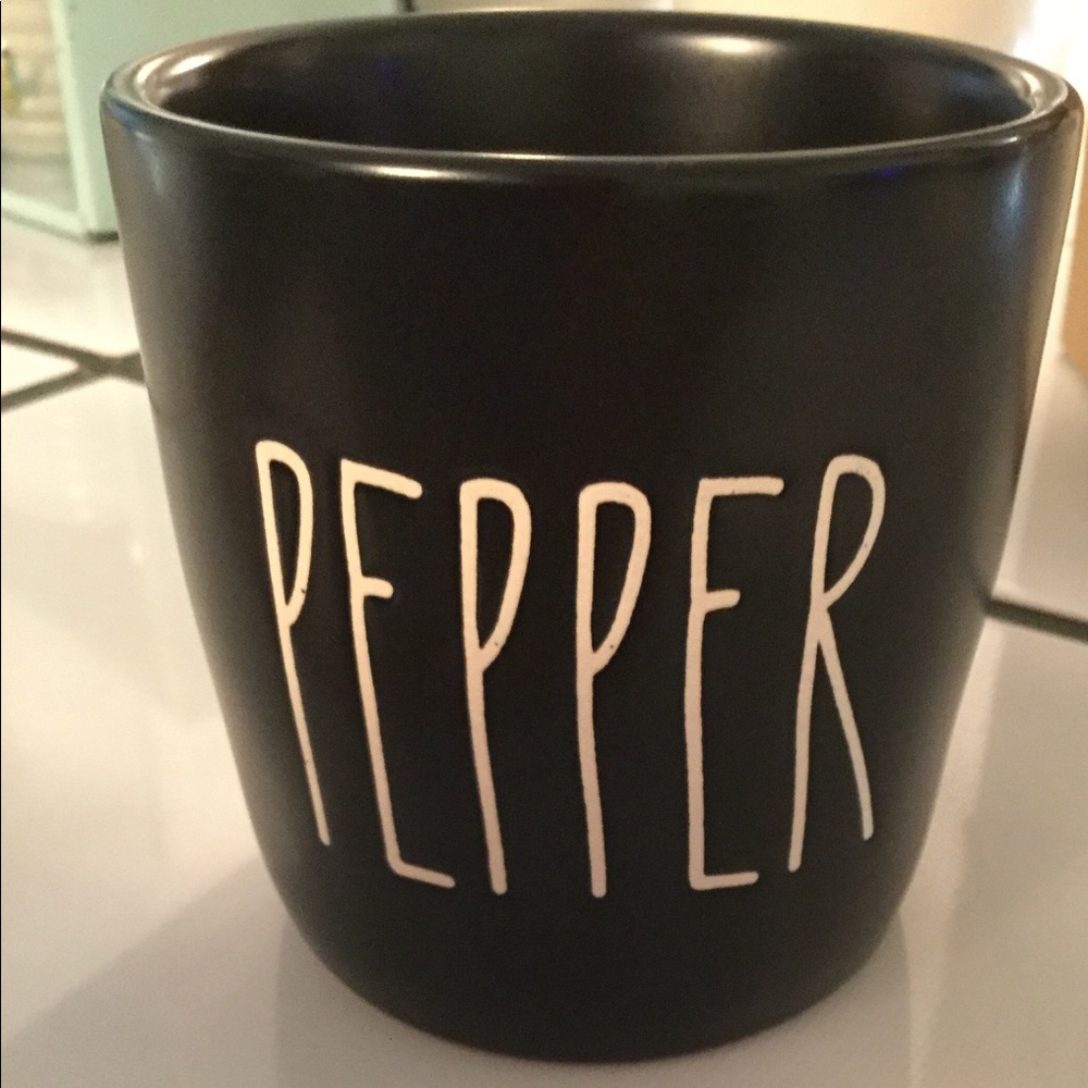 Rae Dunn pepper